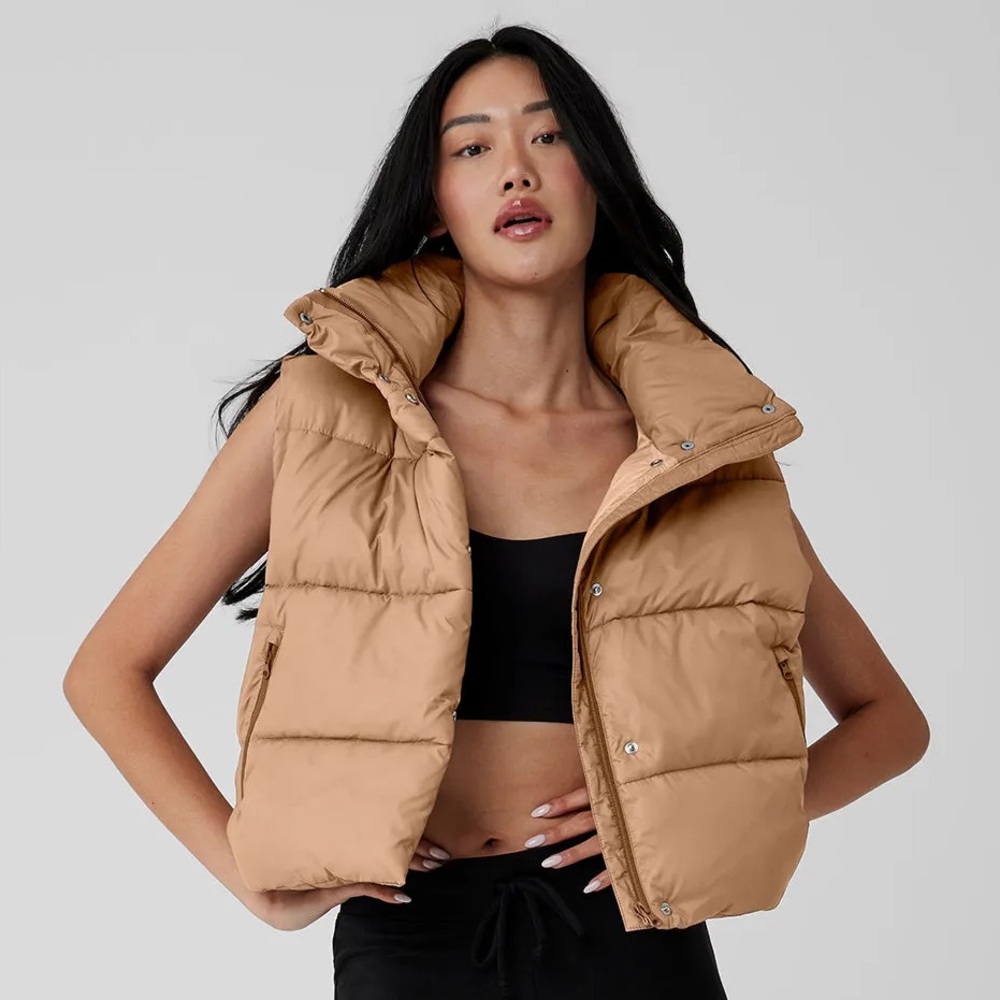 Alo Gold Rush Puffer in Toasted Almond
